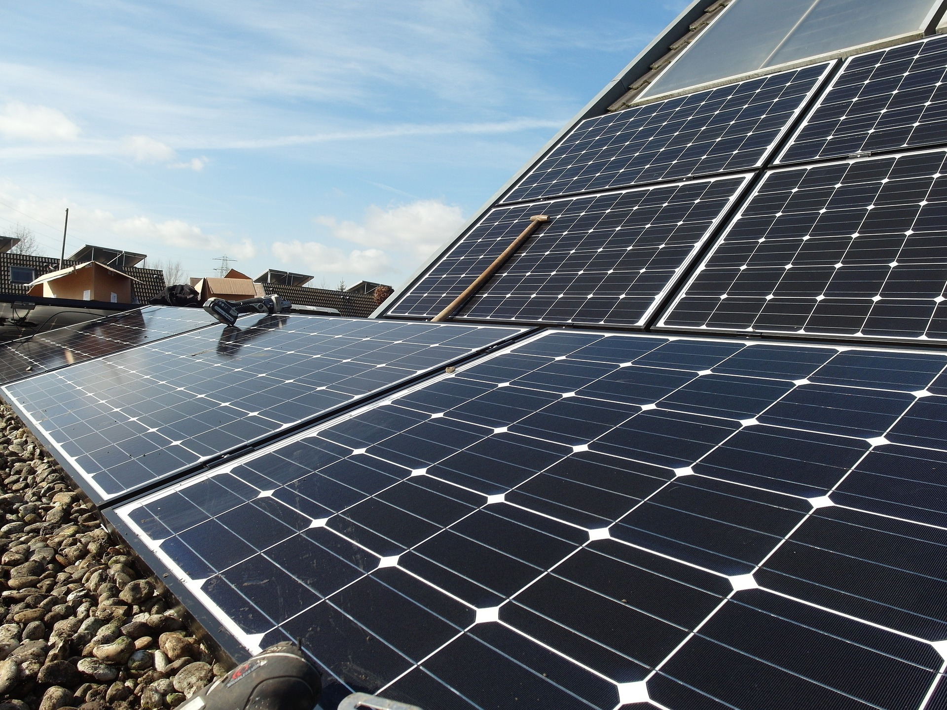 solar-panels-692834_1920 (1) solar-panels-692834_1920 (1)